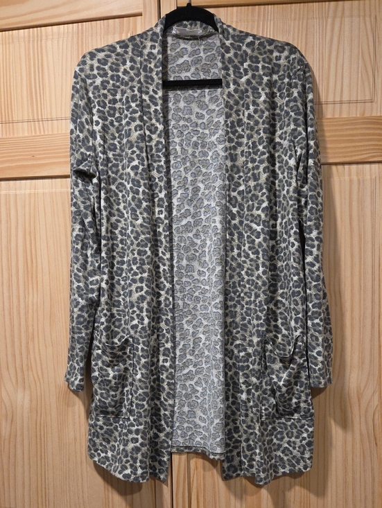 Zenana Outfitters Sweaters - Zenana Leopard Print Open Cardigan Size M
